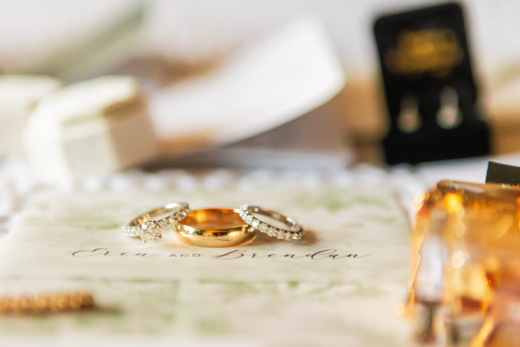 green and bright wedding ring details