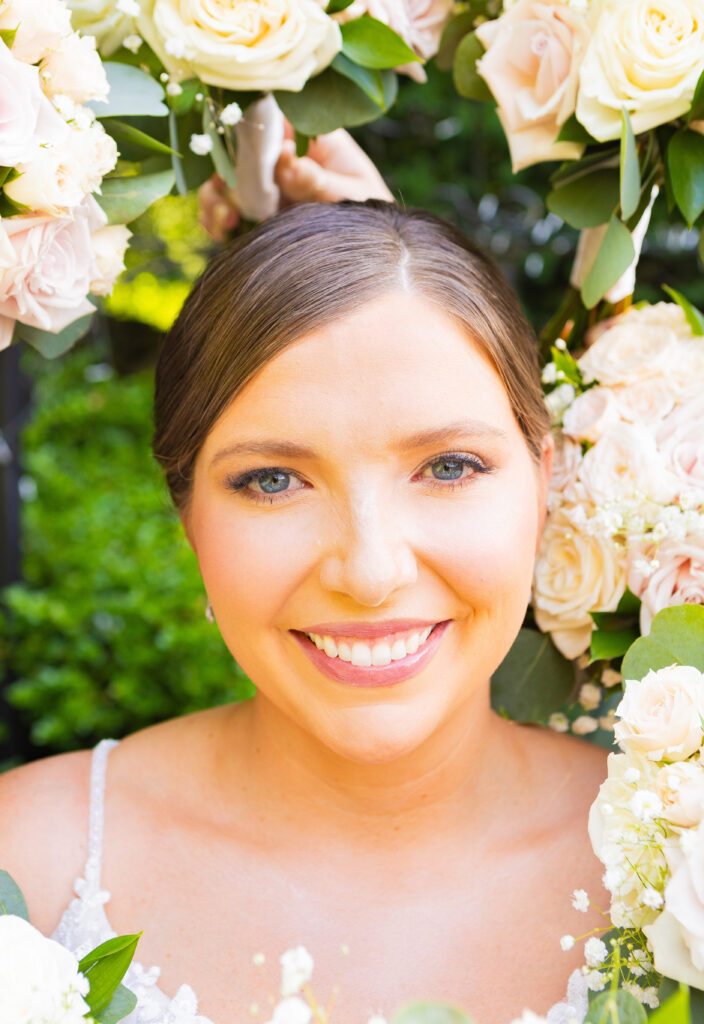 New Hampshire wedding florist compliments the bride so well.