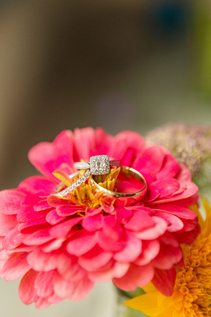 Wedding rings on NH wedding flowers